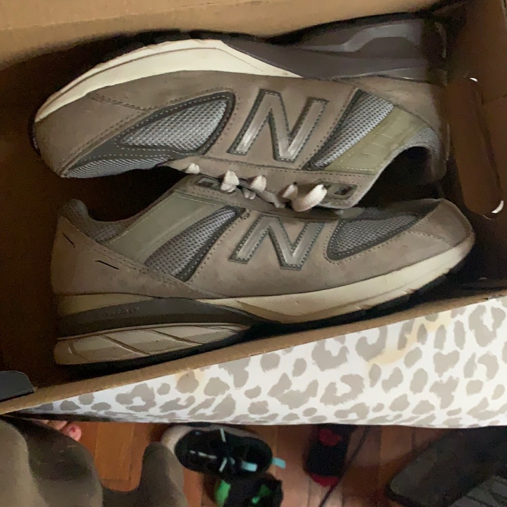 Grey new balance 990